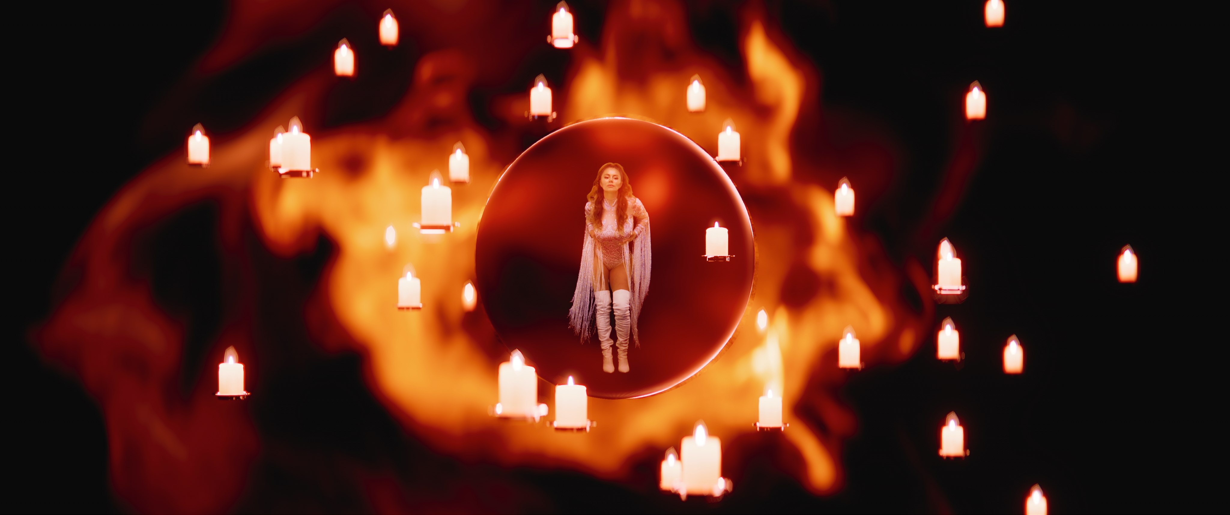 Saly Esteban - Candela